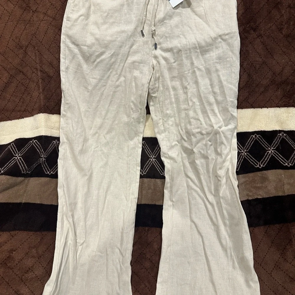 Zara Women's Cream Wide-Leg Pants - Picture 9 of 10